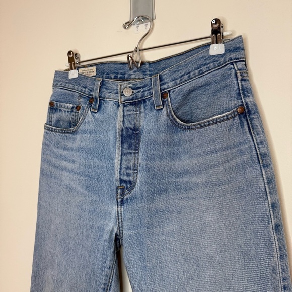 LEVI’s Premium 501 Distressed Light Wash Rigid Denim Jeans - Picture 3 of 13